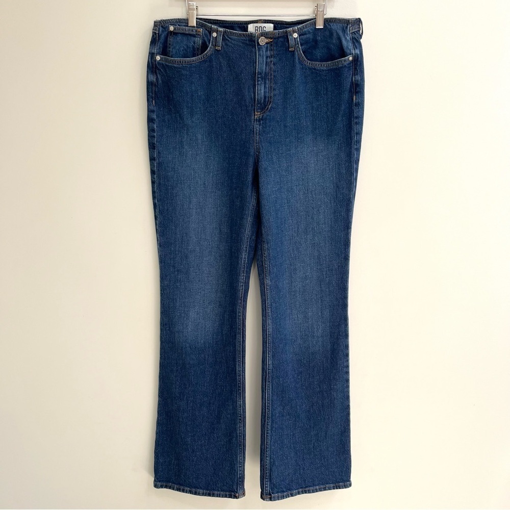 BDG straight leg/bootcut jeans medium wash Y2K inspired woman’s size 31